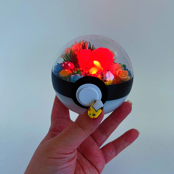 LIGHT UP Vulpix Pokeball Terrarium