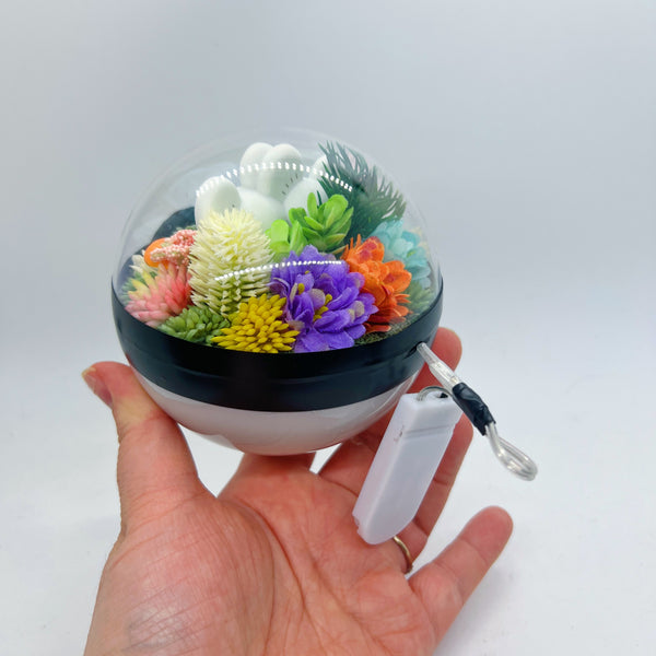 LIGHT UP Tandemaus Pokeball Terrarium