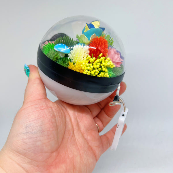 LIGHT UP Vaporeon Pokeball Terrarium