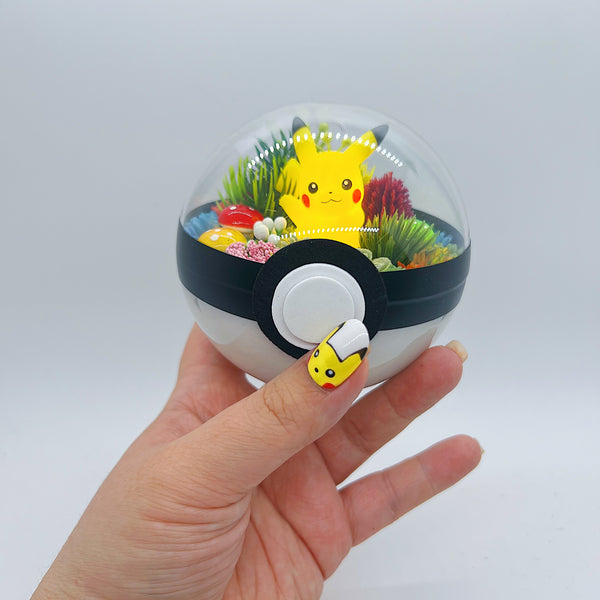 LIGHT UP Pikachu Pokeball Terrarium