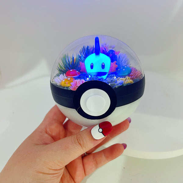 LIGHT UP Mudkip Pokeball