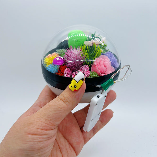 LIGHT UP Gardevoir Pokeball Terrarium