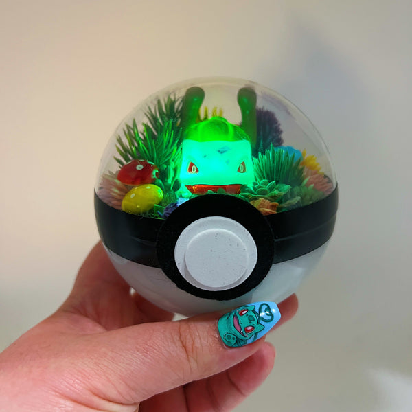 LIGHT UP Bulbasaur Pokeball Terrarium