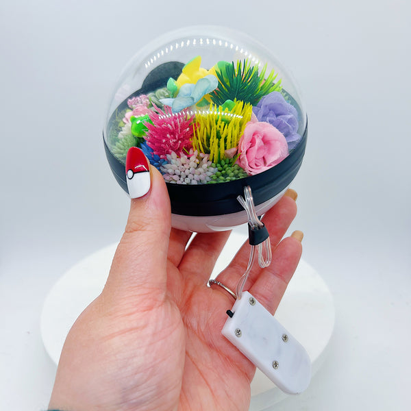 LIGHT UP Leafeon Pokeball Terrarium