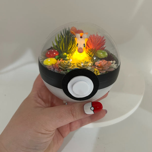 LIGHT UP Girafarig Pokeball