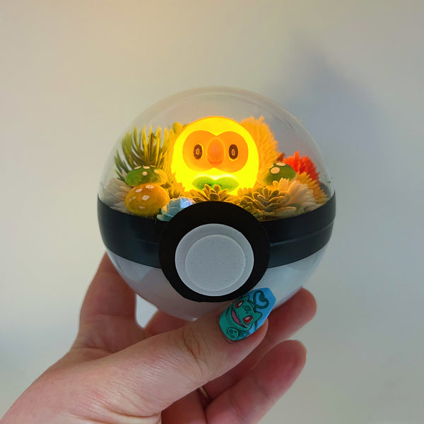 LIGHT UP Rowlet Pokeball Terrarium