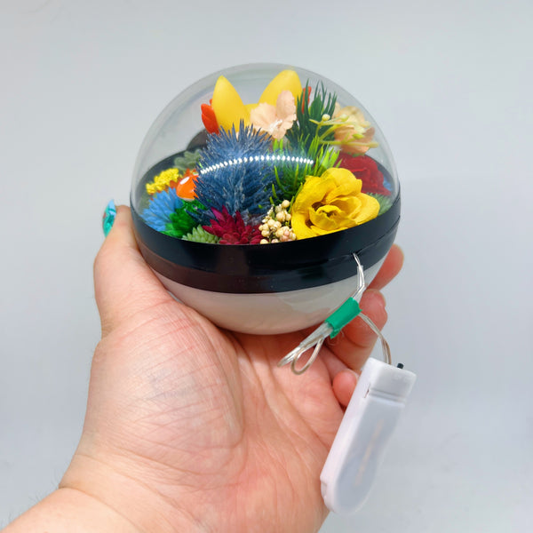 LIGHT UP Fennekin Pokeball Terrarium