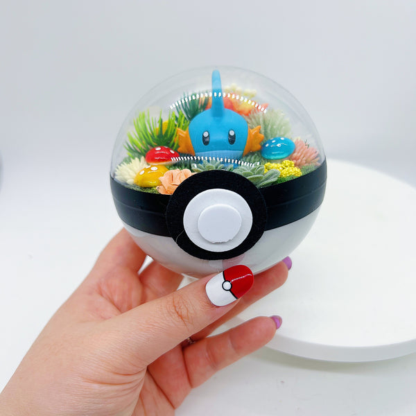 LIGHT UP Mudkip Pokeball