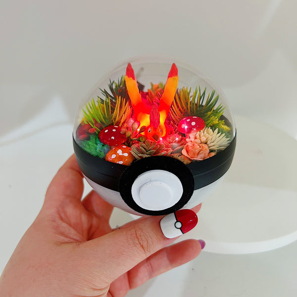 LIGHT UP Moltres Pokeball