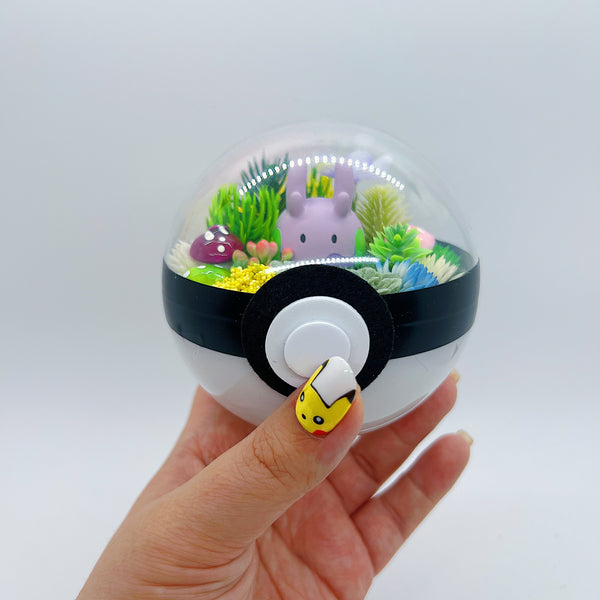 LIGHT UP Goomy Pokeball Terrarium