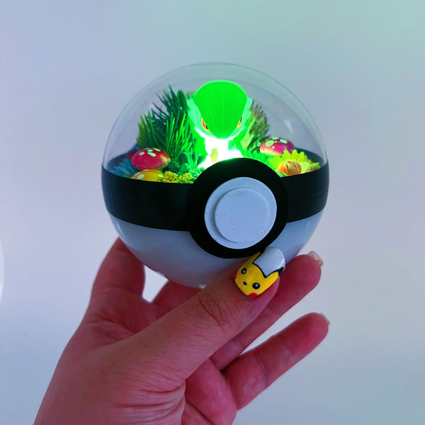 LIGHT UP Gardevoir Pokeball Terrarium