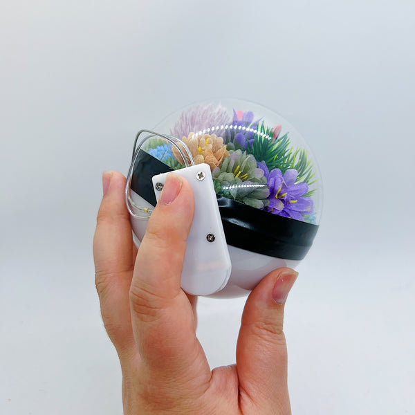 LIGHT UP Kirlia Pokeball Terrarium