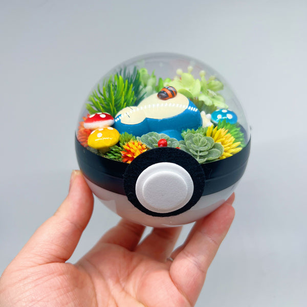 LIGHT UP Snorlax Pokeball Terrarium
