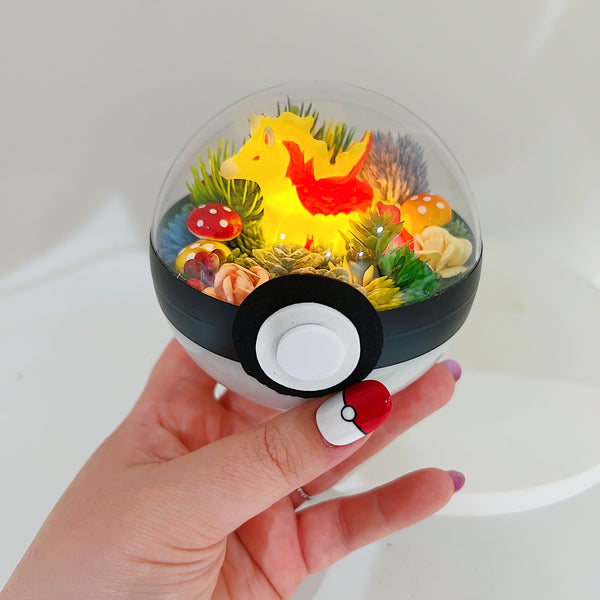 LIGHT UP Rapidash Pokeball