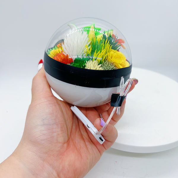 LIGHT UP Scyther Pokeball
