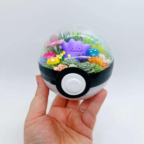 LIGHT UP Ditto Pokeball Terrarium