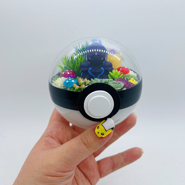 LIGHT UP Ceruledge Pokeball Terrarium