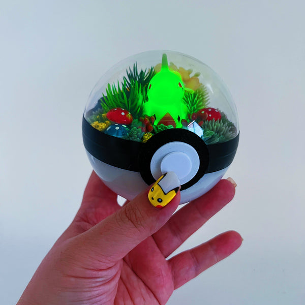LIGHT UP Larvitar Pokeball Terrarium