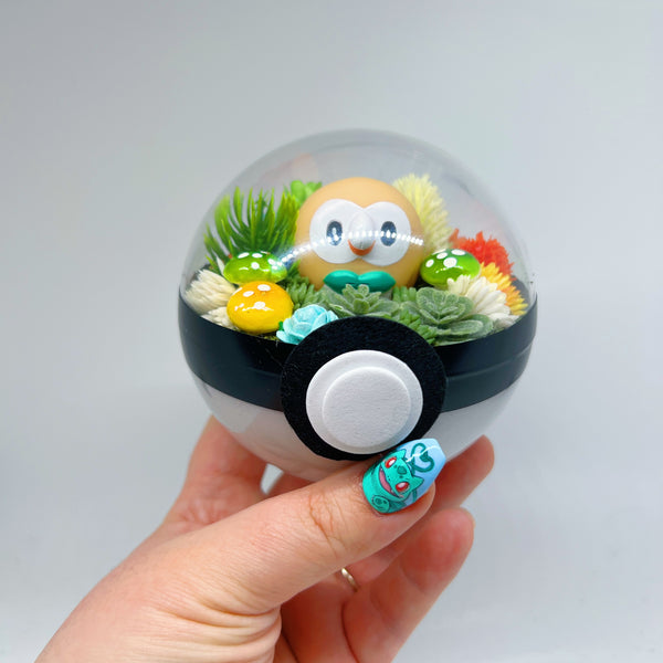 LIGHT UP Rowlet Pokeball Terrarium