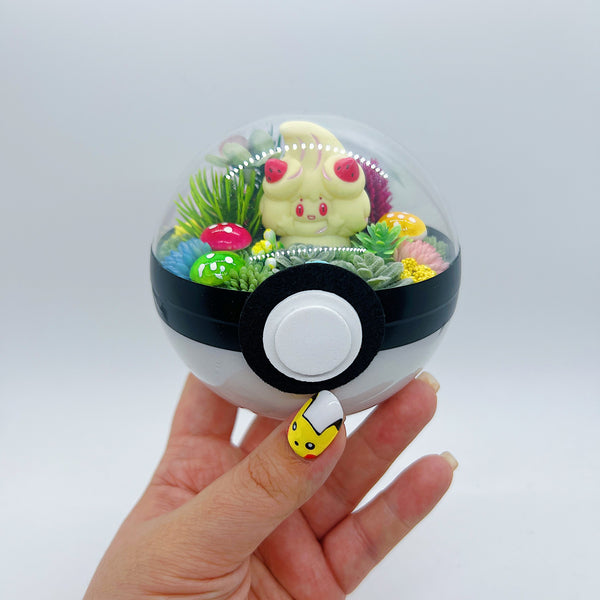 LIGHT UP Alcremie Pokeball Terrarium