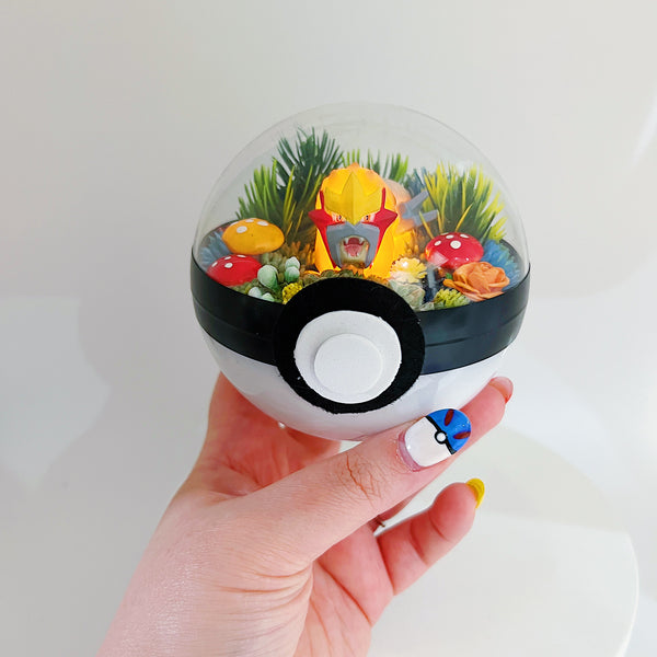 LIGHT UP Entei Pokeball Terrarium