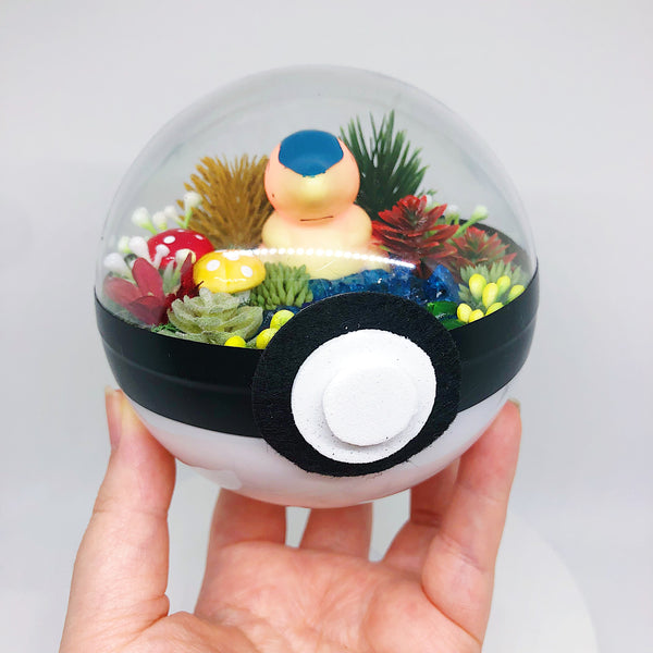 LIGHT UP Cyndaquil Pokeball Terrarium