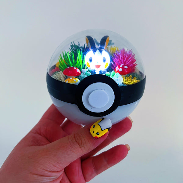 LIGHT UP Emolga Pokeball Terrarium