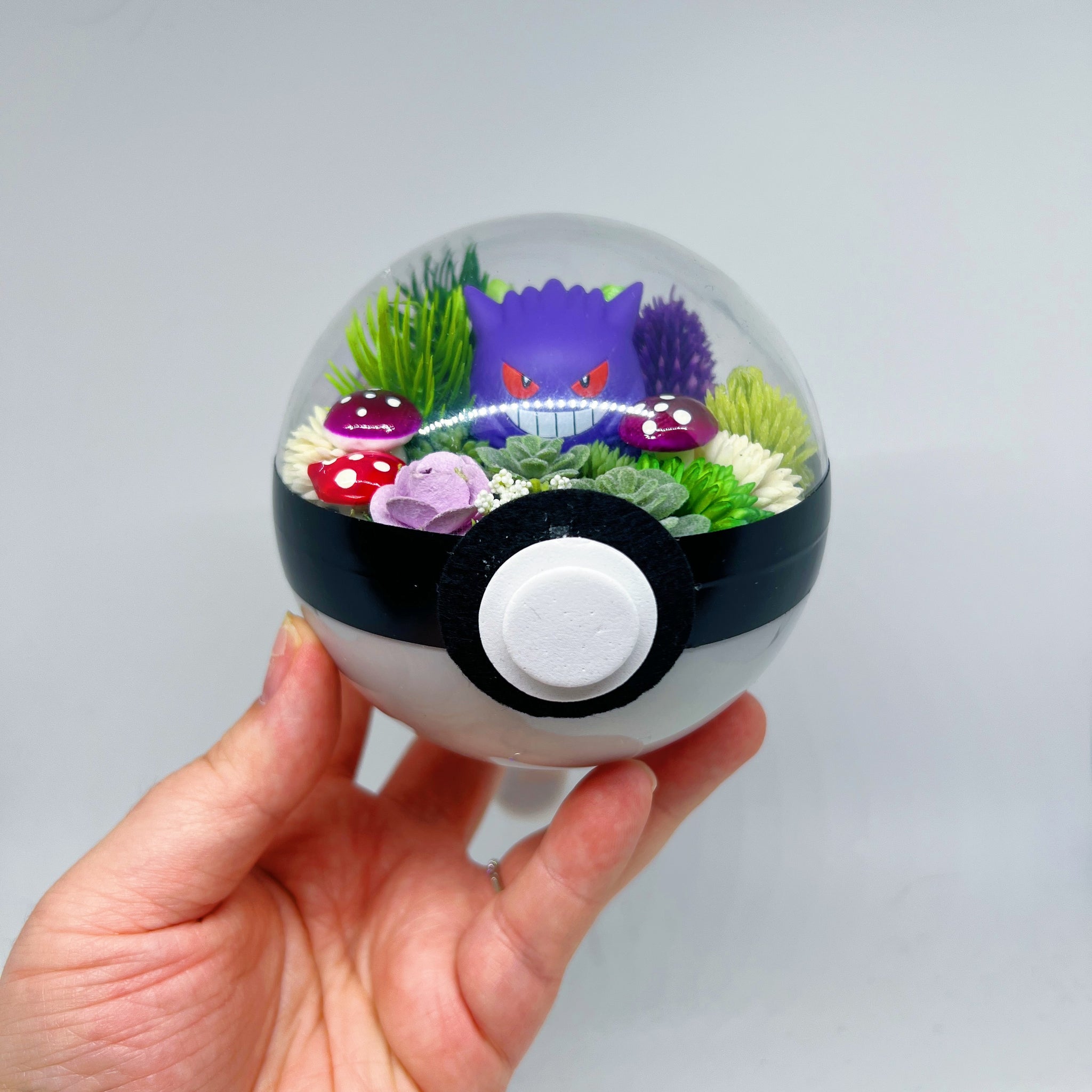 LIGHT UP Gengar Pokeball Terrarium