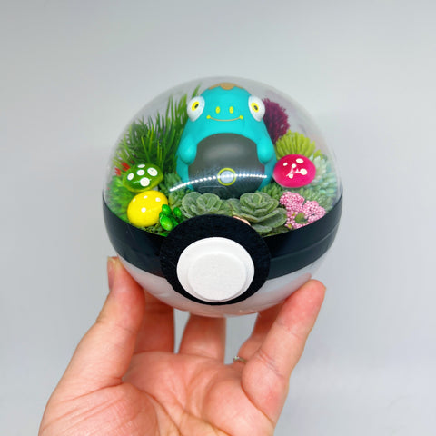 LIGHT UP Bellibolt Pokeball Terrarium