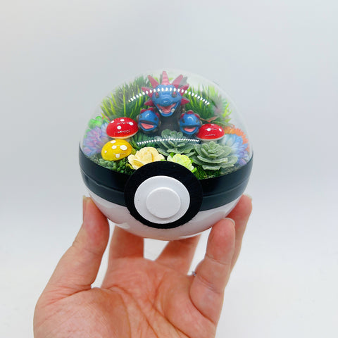 LIGHT UP Hydreigon Pokeball Terrarium