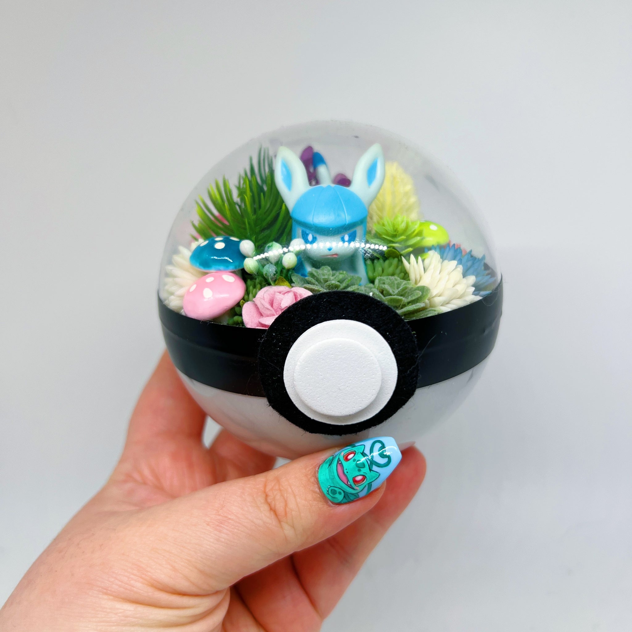 LIGHT UP Glaceon Pokeball Terrarium
