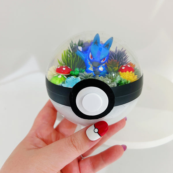 LIGHT UP Lucario Pokeball