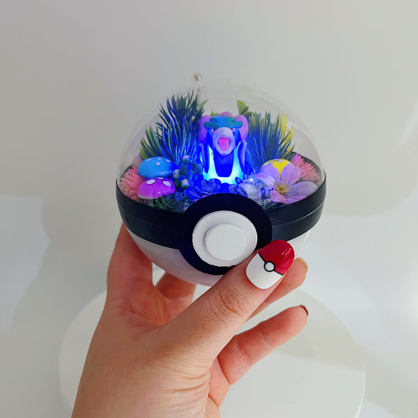 LIGHT UP Suicune Pokeball Terrarium