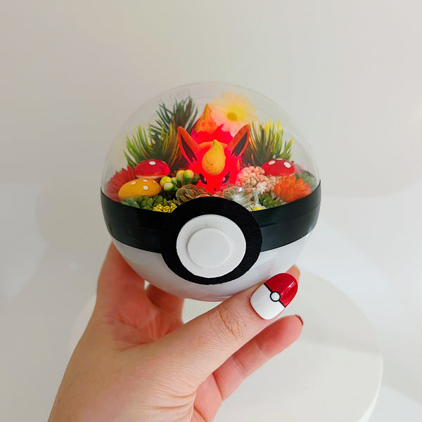LIGHT UP Flareon Pokeball Terrarium